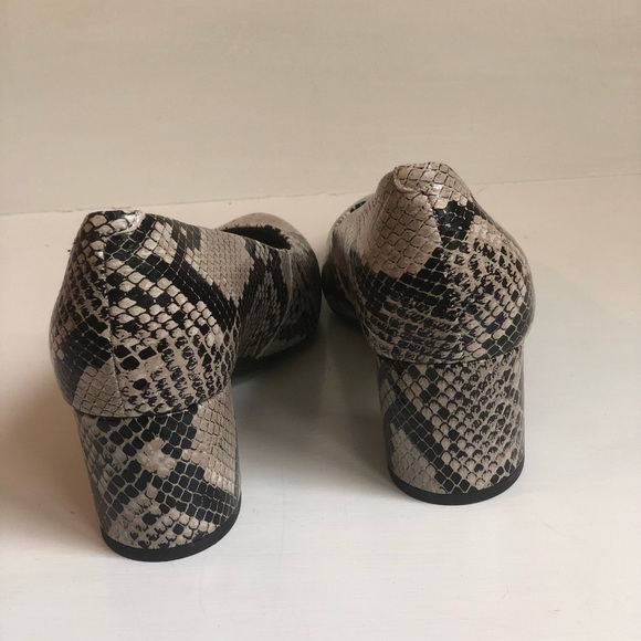 Evolve snakeskin print block heel size 7.5 - Picture 5 of 5